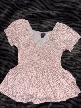 Buckle Pink Floral Smocked Peplum Top